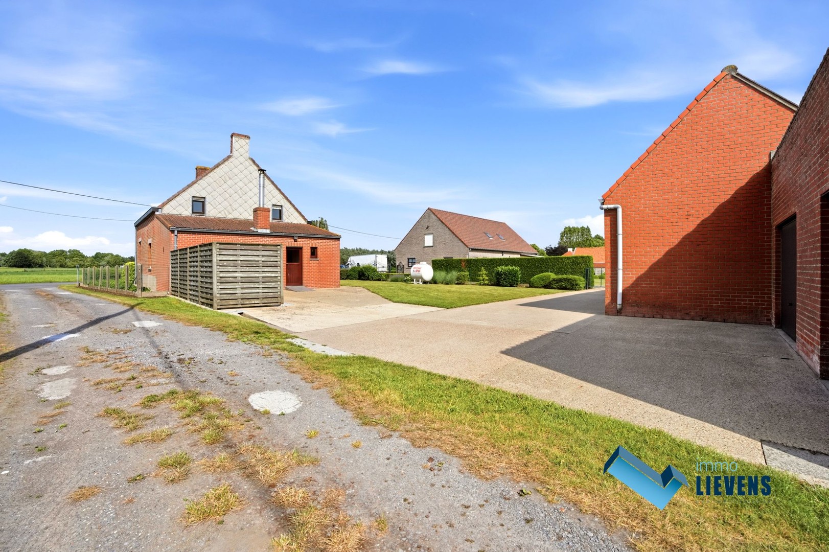 Hoeve met bijgebouw op een perceel van 8.177 m² - foto 5