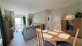 Gerenoveerd 2-slaapkamerappartement op een interessante ligging in Assebroek.Met een vlotte verbinding naar de ring en het centrum van Brugge.Ideaal...