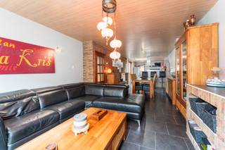 Instapklare woning met 3 slaapkamers te koop in Bredene.Op amper vijf minuten met de wagen van de Spuikom van Oostende kan je deze totaal...