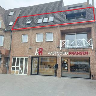 Leuk gerenoveerd appartement met unieke ligging te (Neer)Pelt-Centrum te koop!Dit leuke appartement met een prachtige ligging in het centrum wordt...