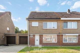 Voor meer info en foto’s, surf naar www.swevers.be – In een rustige straat in het hart van Beringen wacht deze instapklare rijwoning op haar...