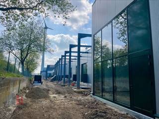 Nieuwbouw KMO-unit met een oppervlakte van 289 m² en 2 privatieve parkeerplaatsen te koop. Uitstekend gelegen net buiten de Grote Ring in het...