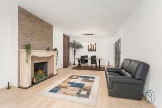 Découvrez cet appartement prêt à emménager situé à Harelbeke, une résidence idéale pour ceux qui recherchent confort, espace et qualité...