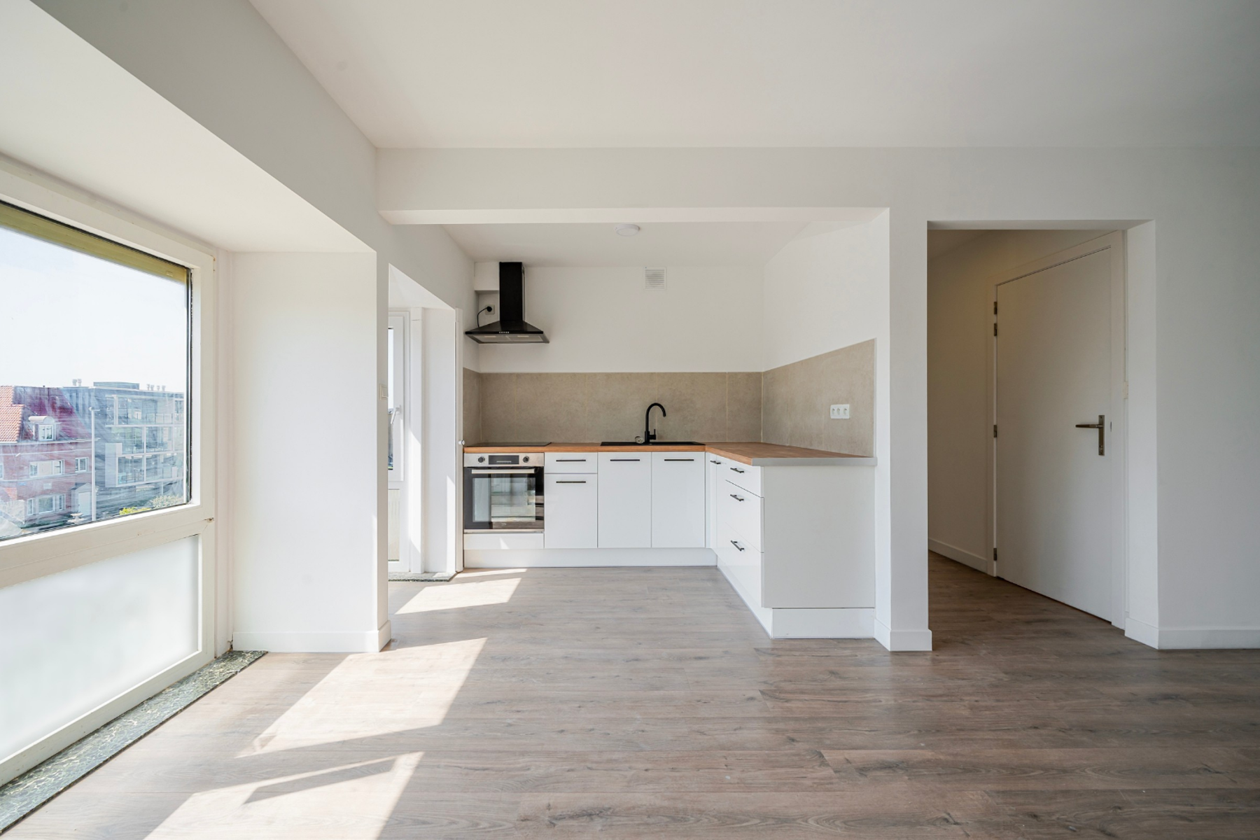 Gerenoveerd en energiezuinig appartement met 2 slaapkamers - foto 2