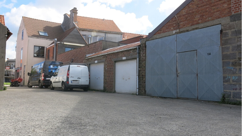 Opslagplaats of garage 33 m2 te huur in Brugge - photo 2