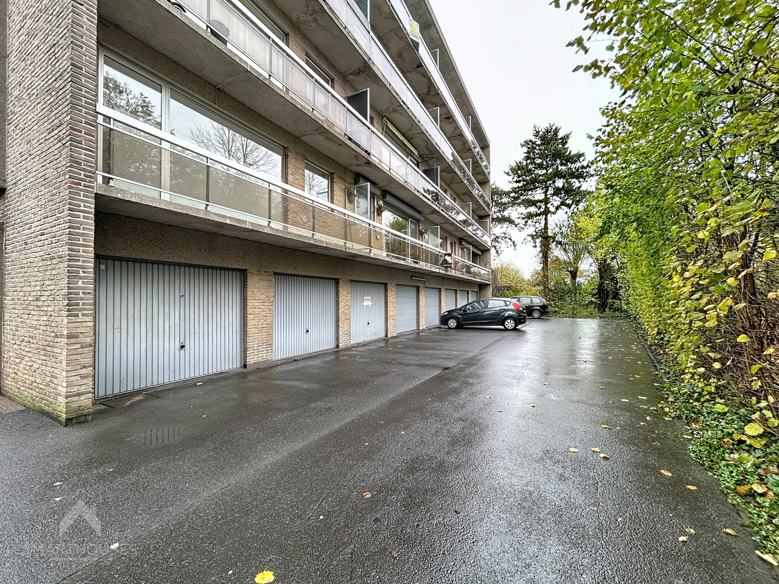 Garage op centrale locatie met kantelpoort - foto 3