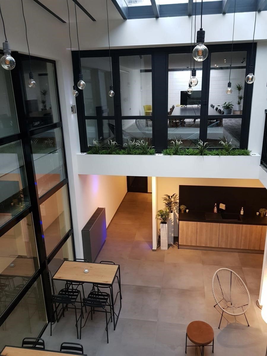 Terbeschikkingstelling van infrastructuur in vernieuwde kantoren met parking, 160m², Genk-Noord - foto 5