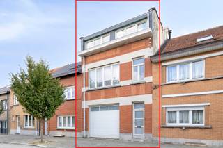 Nous vous proposons cette maison idéalement située au centre de Zellik, à proximité du Ring de Bruxelles, tout en bénéficiant d’un environnement...