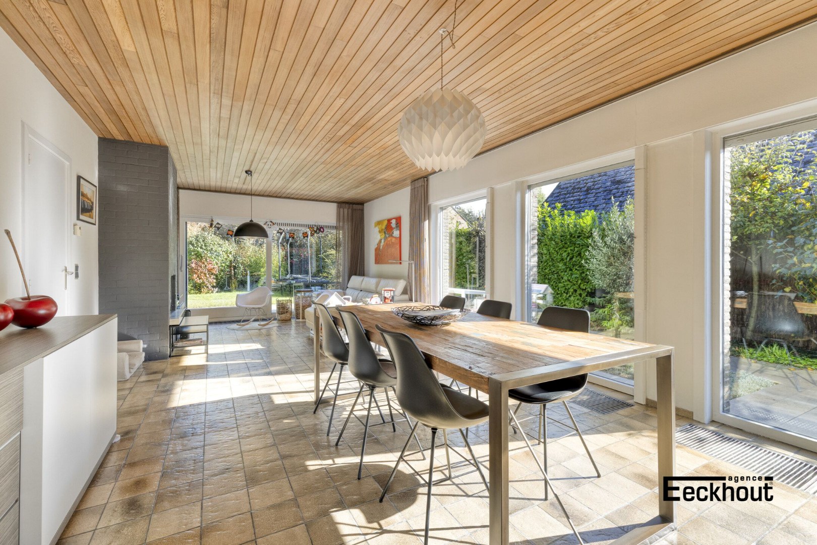 Alleenstaande woning met tuin en garage in rustige straat! - foto 3