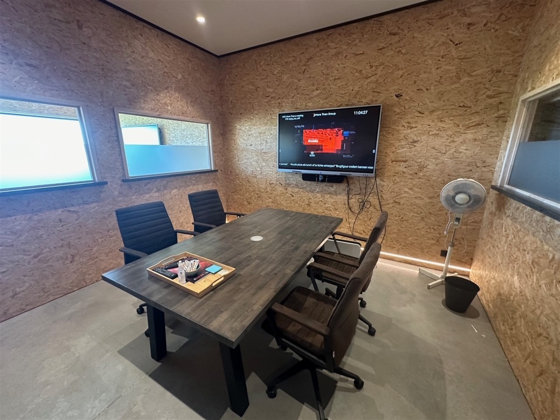 Kantoorruimte circa 150m² + gemene ontvangstruimte, keuken, vergaderzalen... - foto 4