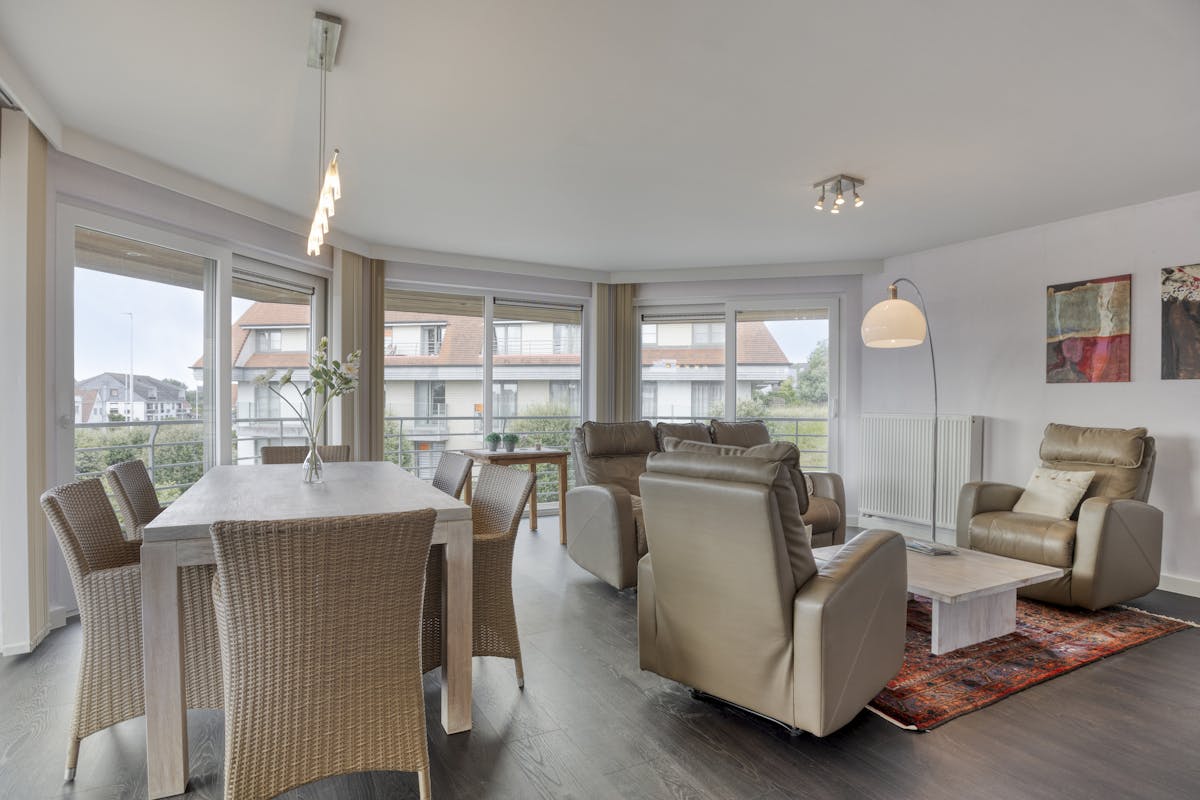 Appartement met 3 slaapkamers en garage vlakbij zee in Sint-Idesbald - foto 2