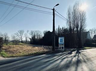 Centraal gelegen bouwgrond met prachtig uitzicht.Deze bouwgrond is gelegen tussen de woningen met huisnummers 57 en 53.De grond zelf is ideaal...
