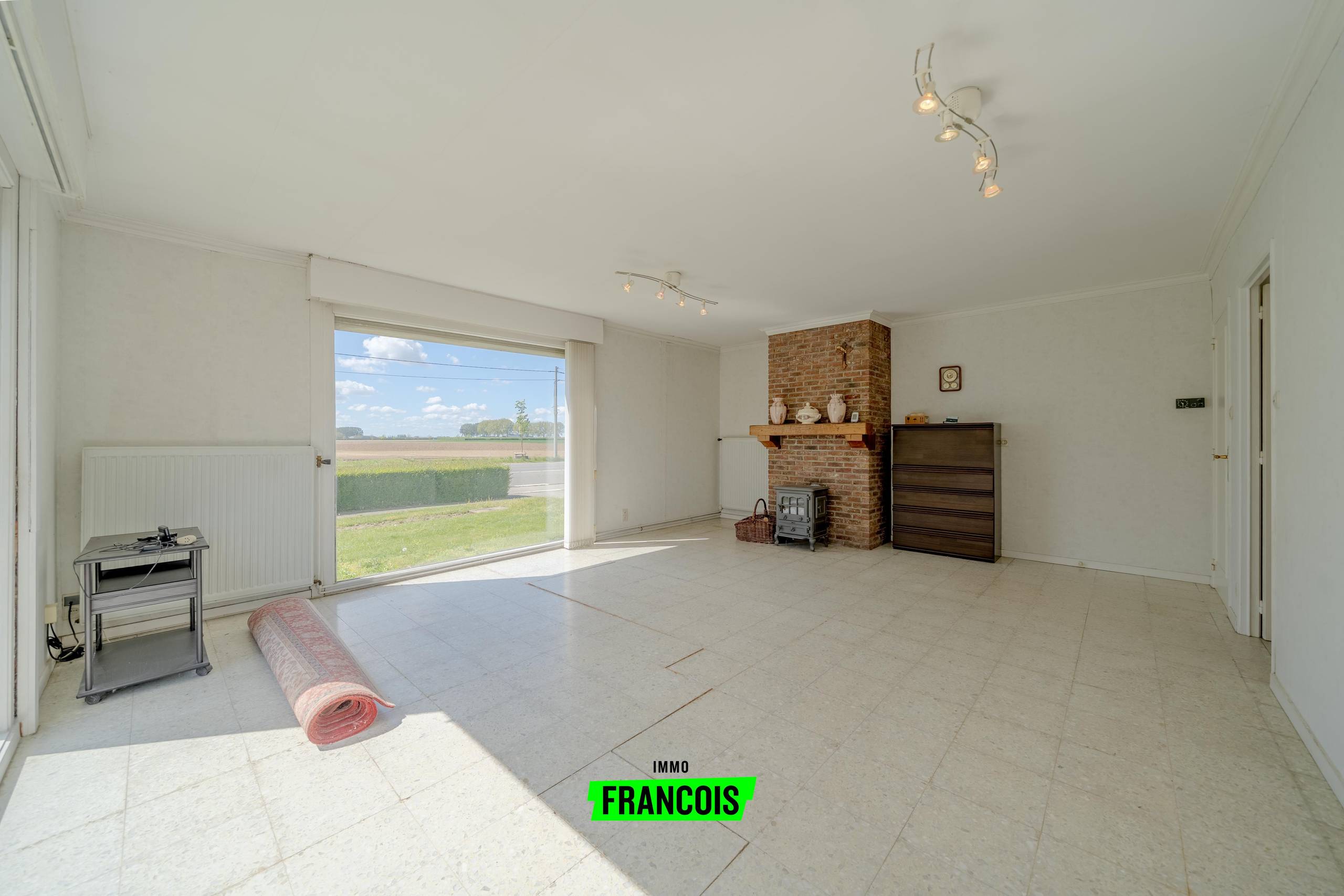 Te renoveren bungalow met grote tuin in Boezinge - foto 4