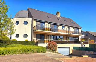 Gezellig duplex-appartement gelegen in het rustige Webbekom met een prachtig uitzicht over de velden.  Op het zuidwestelijk gerichte terras kan...