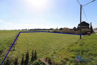 Aantrekkelijke bouwkavel van 2133 m² met ononderbroken uitzicht over het omliggende plattelandDit perceel met bouwvergunning voor een huis met 4...