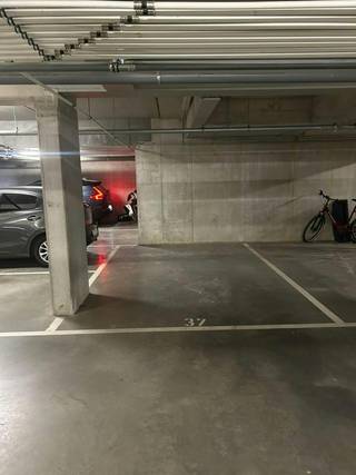 Nous proposons à la vente ce parking souterrain sur la Schanslaan, près du village de Borsbeek. Vous vivez dans la région et souhaitez être sûr...