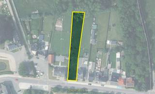 Rustig gelegen perceel met een OPPERVLAKTE VAN 1.219 M² aan de voet van de GEKENDE BERENDRIES. Dit aangename perceel combineert een MOOIE BREEDTE...