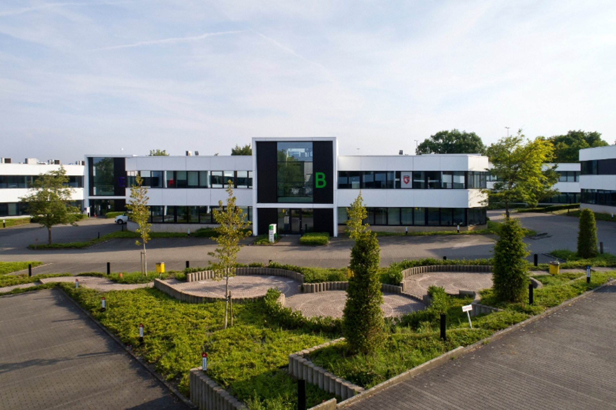 Kantoren te huur vlakbij het station van Groot-Bijgaarden. - foto 1