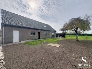 BEZOEKMOMENT VOLZET!Ontdek deze charmante, landelijk gelegen woning in Evergem, waar rust en ruimte centraal staan. Gelegen op een royaal perceel van...