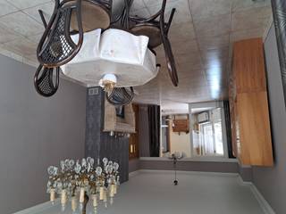 <p>Een woning bestaande uit een ruime woonkamer, keuken, 3 slaapkamers, 2 badkamers, wasplaats, kelder, zolder en tuin met tuinberging/garage.</p>
