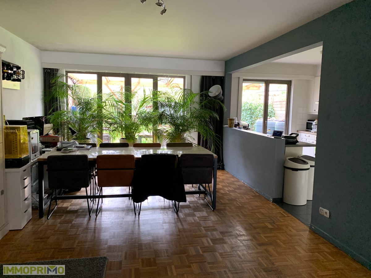 Ruime woning met 4 slaapkamers en garagebox in een woonerf te Mortsel - foto 4