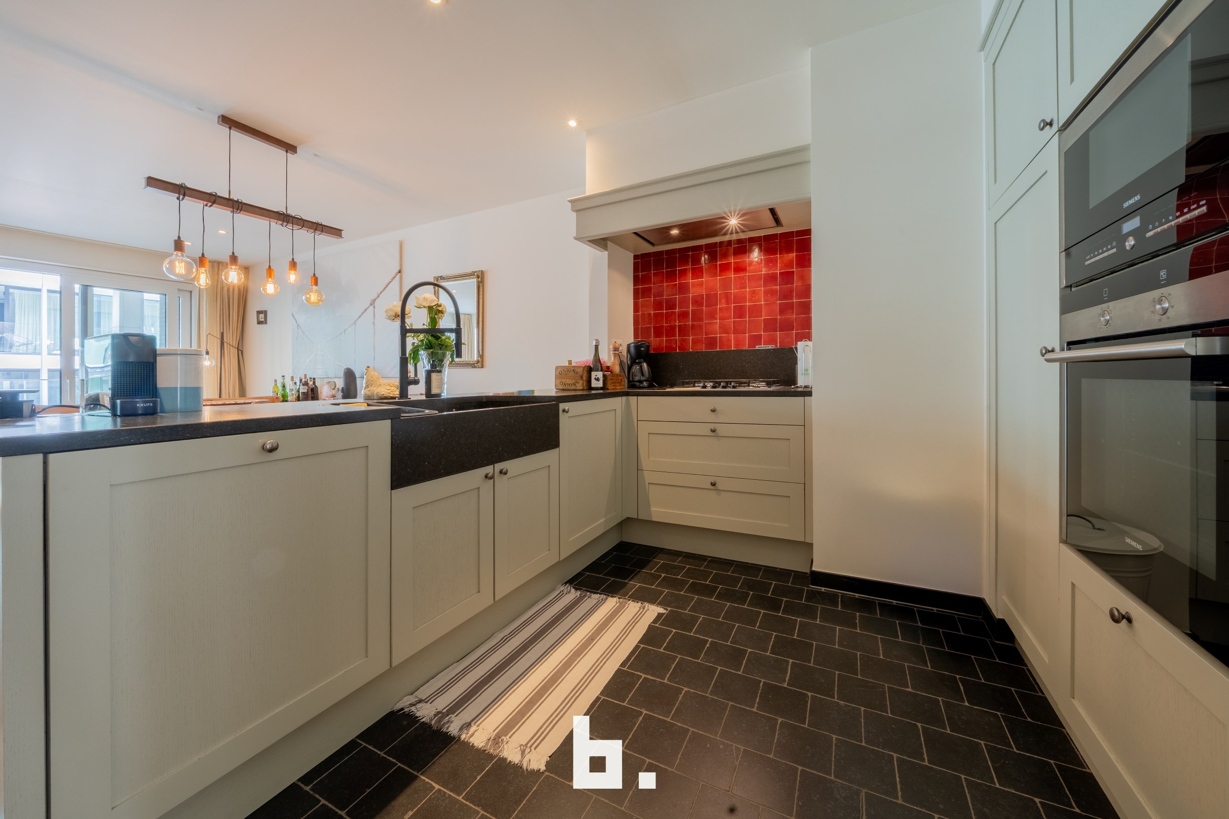 Stijlvol afgewerkt appartement bevindt zich op een uitstekende ligging - foto 5