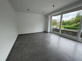 MODERN APARTEMENT IN KORTRIJK - HEDENDAAGS COMFORT MET GROEN UITZICHT Dit aantrekkelijke appartement in Kortrijk biedt u het perfecte startpunt voor...
