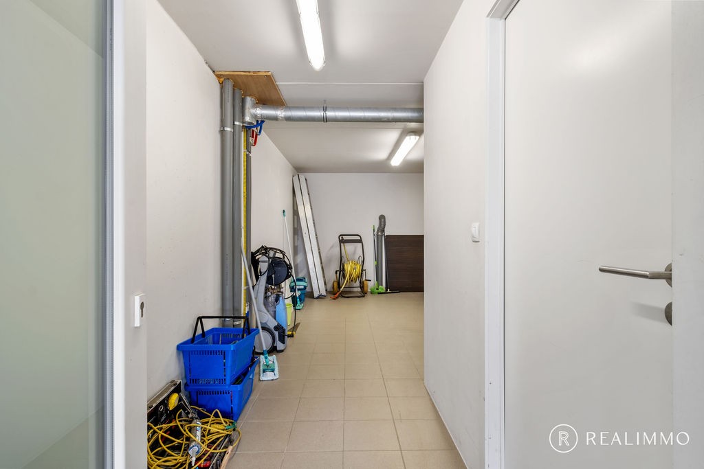 Maison semi-mitoyenne récente (2017) avec jardin, terrasse et sortie arrière, située dans un quartier calme - photo 5