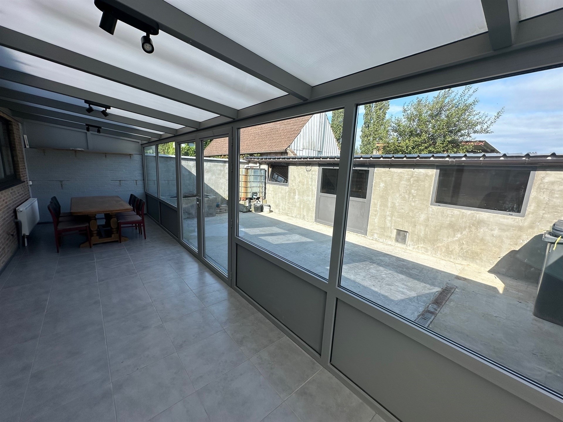Ruime woning met 3 slaapkamers en groot terras - foto 5