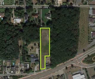 <span><strong>PERCEEL GROND VOOR OPEN BEBOUWING MET EEN OPPERVLAKTE VAN 52A34CA TE LANKLAAR.<br /><br /></strong><strong>TROEVEN<br /></strong>- Gelegen langs de Boslaan. </span><br /><span>- Goede commerciële ligging voor eventueel woning met kantoor, handel, ...</span><br /><span>- Ruim perceel van maar liefst 52a34ca.</span><br /><br /><span><strong>EXTRA INFO DIENST OMGEVING DILSEN-STOKKEM<br /></strong>- Eerste 50m gelegen in woongebied.</span><br /><span>- Achterliggende grond gelegen in woonuitbreidingsgebied.</span><br /><span>- Het woonuitbreidingsgebied kan niet ontwikkeld worden. </span><br /><span>- De voorbouwlijn wordt bepaald door AWV (Agentschap Wegen &amp; Verkeer) en zal vermoedelijk liggen op 8m achter de rooilijn. </span><br /><span>- Inplanting woning te bekijken in samenspraak met dienst omgeving omdat de woning aan de rechterzijde erg naar voor ligt en de woning aan de linkerzijde erg naar achteren. </span><br /><span><br />Bekijkt u deze advertentie via een aanverwante vastgoedsite, surf dan zeker naar onze website <strong>www.N78vastgoed.be</strong> voor een uitgebreide beschrijving en foto's. <strong>Meer info: +32 (0)89 86 18 88 of info@N78vastgoed.be.</strong></span>