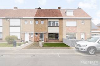 Deze woning is gelegen in de Schildersstraat 48 te Roeselare en vormt een interessante opportuniteit voor wie op zoek is naar een eigendom...