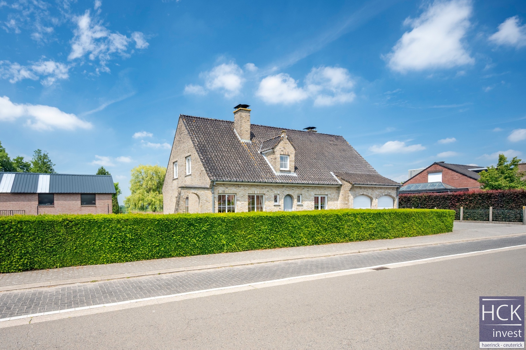 KRUISHOUTEM - Tijdloze & zeer ruime villa op prachtig perceel van 3.550 m²! - foto 1