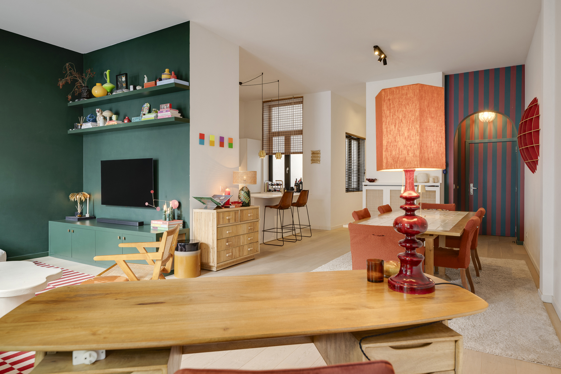 Lichtrijk, trendy appartement in gerenoveerd herenhuis - foto 1