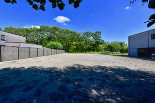 Deze bouwgrond met een oppervlakte van ca. 735 m² bevindt zich langs de Vlasstraat, op wandelafstand van het centrum van Eeklo. Dankzij de...