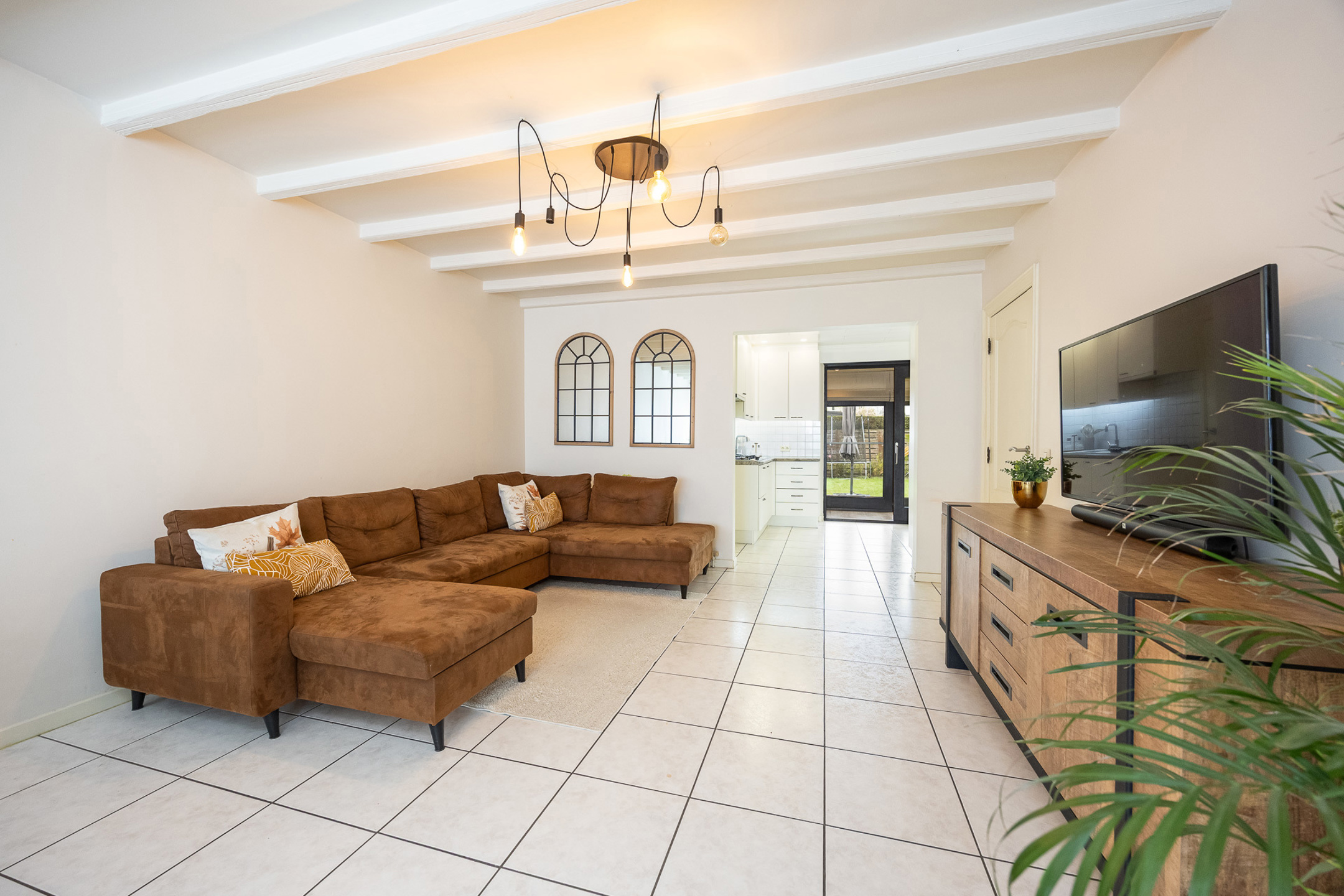 Gunstig gelegen woning met drie slaapkamers en garage - foto 4