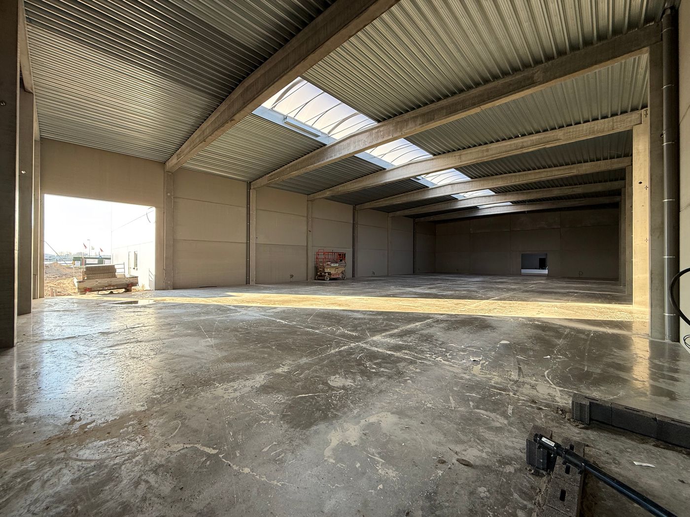 1.122 m² Nieuwbouw KMO-unit op een topligging te Evergem - photo 5