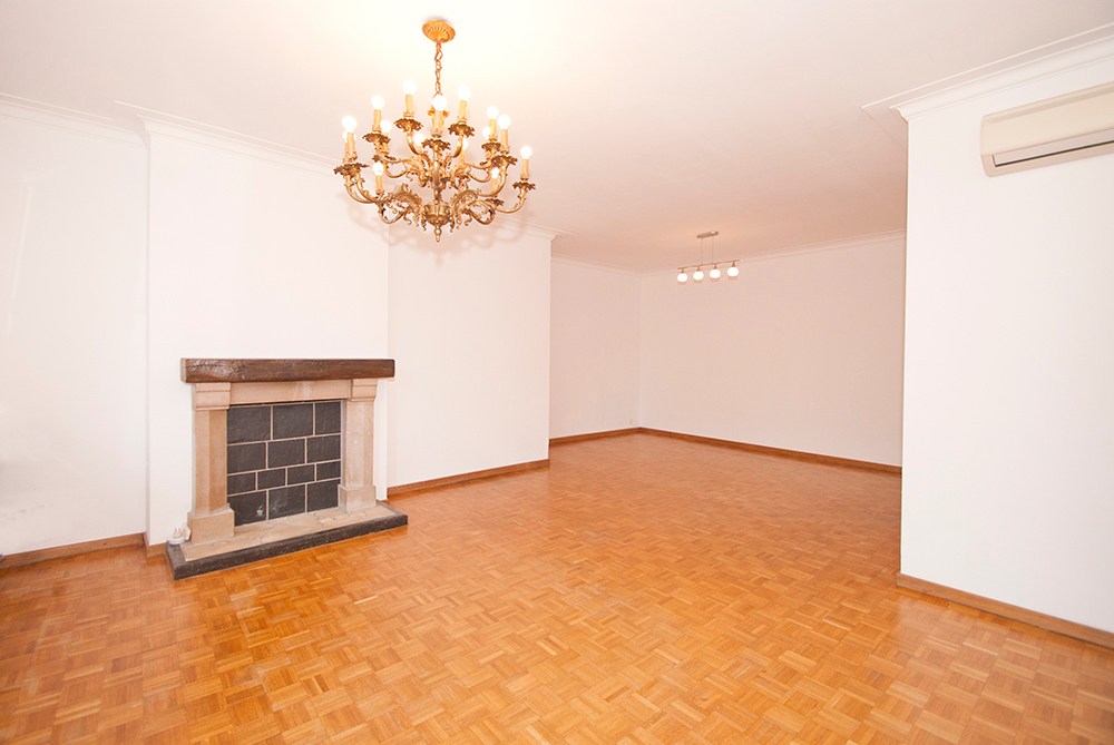 Ideaal gelegen appartement met 3 slaapkamers en lift - foto 2