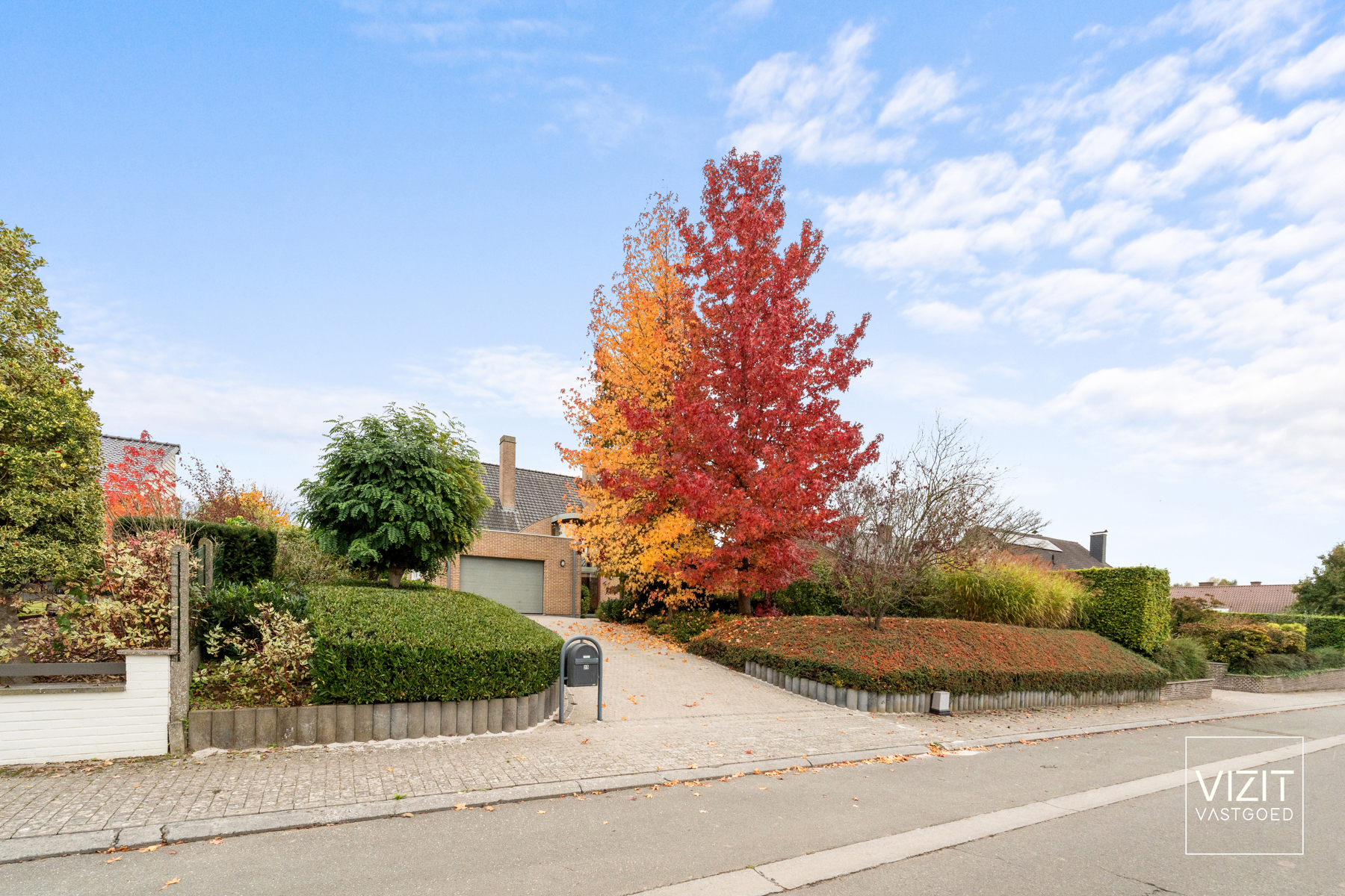 Ruime villa met mooie aangelegde tuin op toplocatie - foto 1
