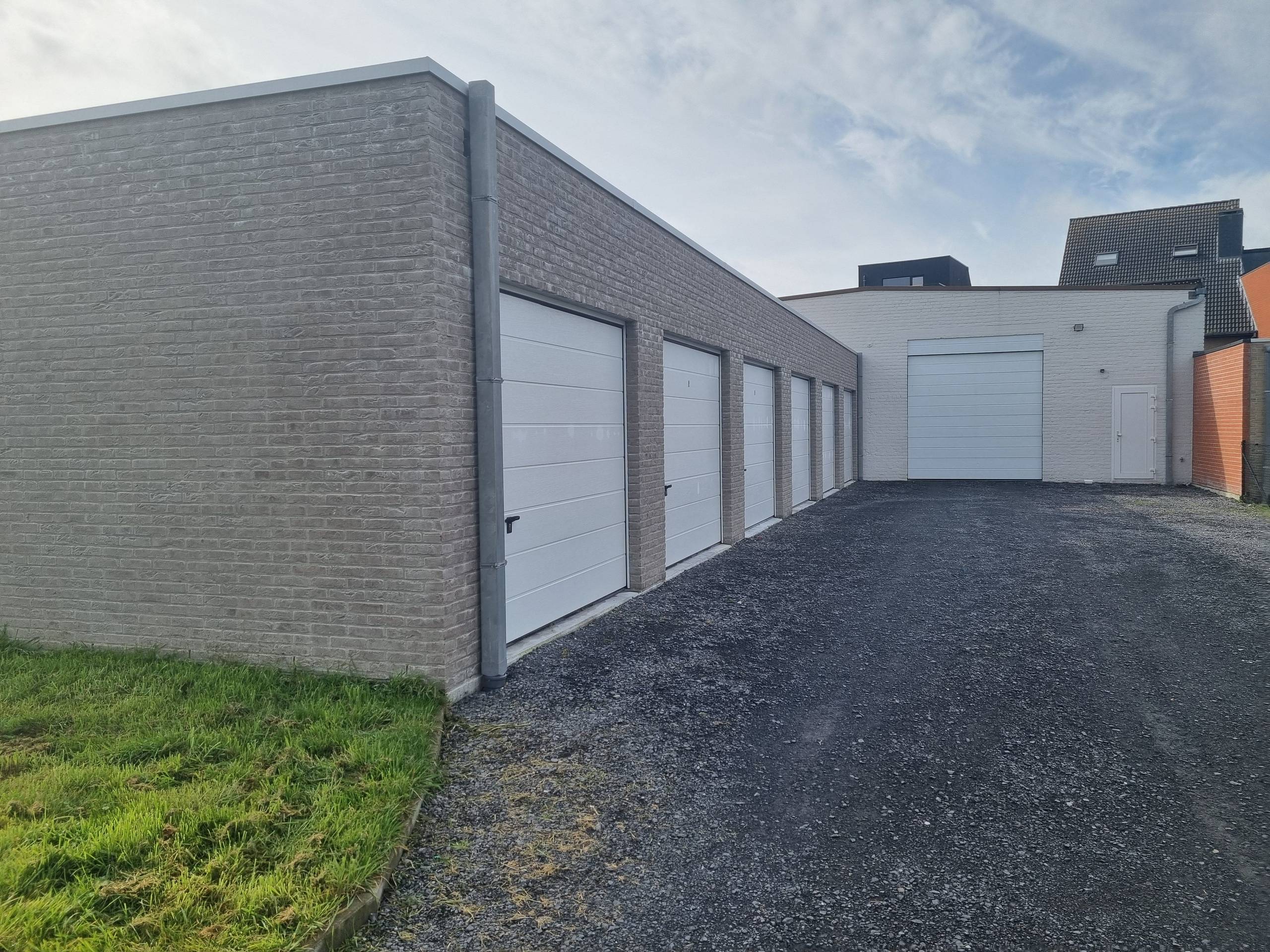 Overdekte staanplaatsen te huur in Zedelgem - foto 3