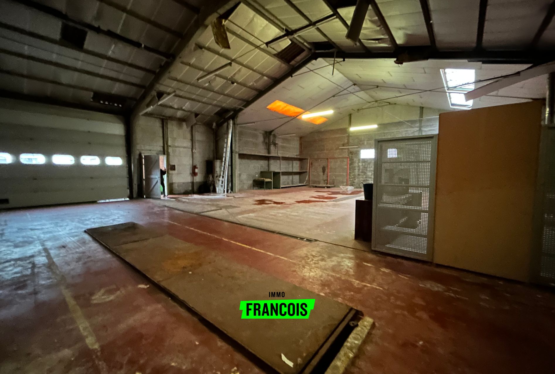 Commercial for rent in Diksmuide - photo 1