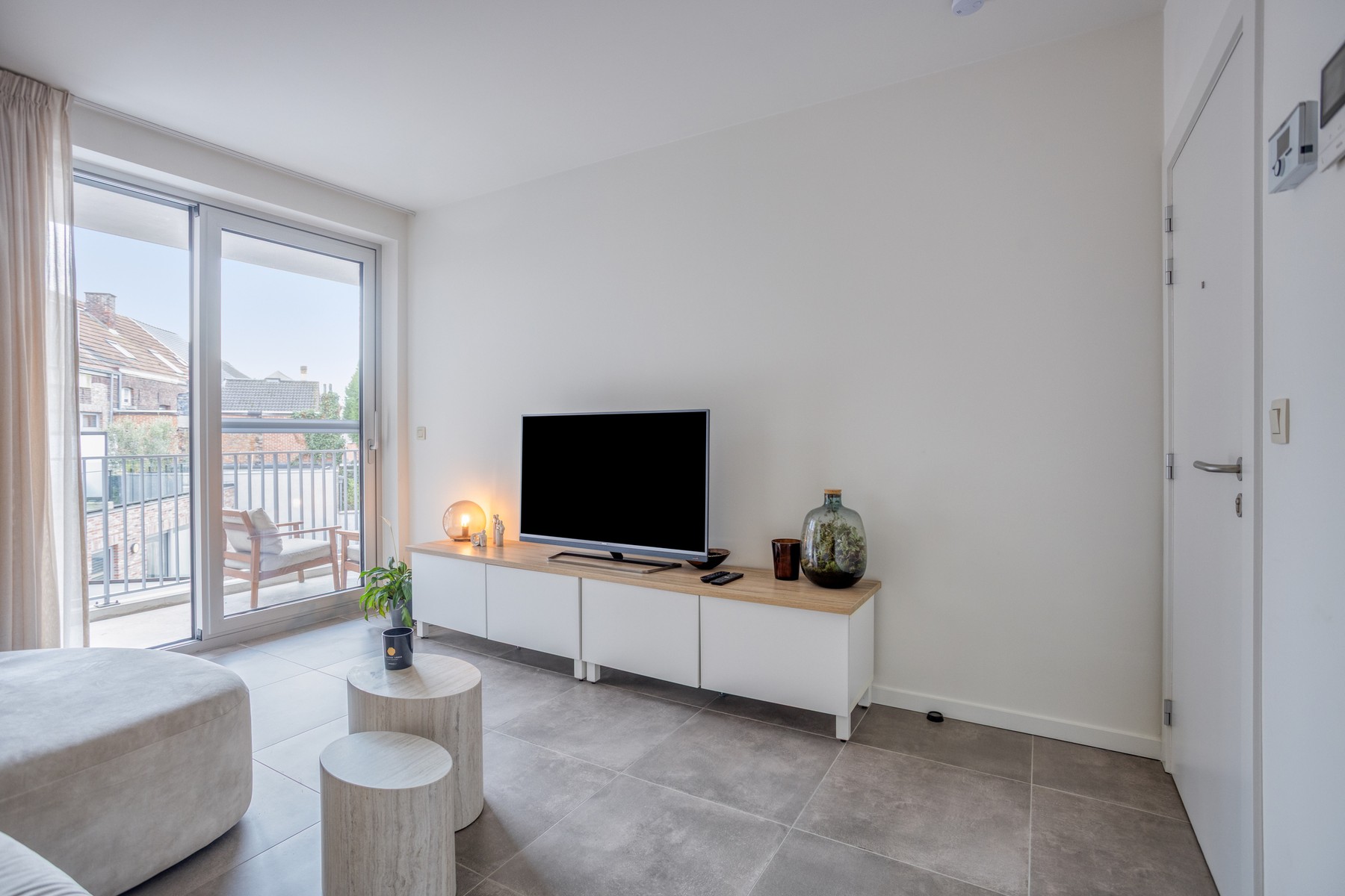 Modern appartement met twee slaapkamers en autostaanplaats nabij het centrum - foto 4
