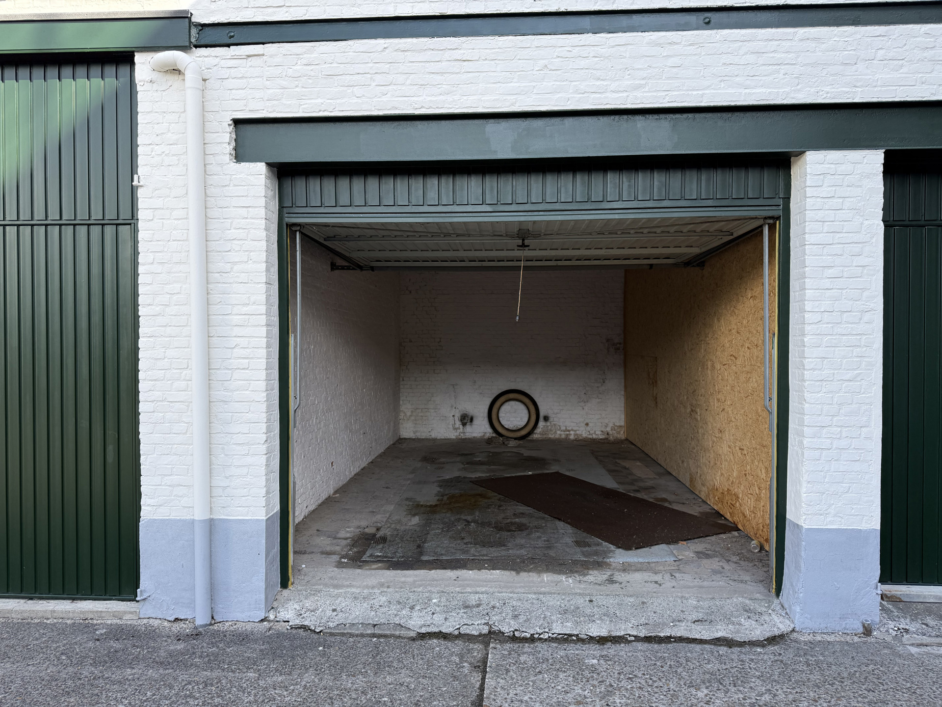 Verschillende garages en overdekte staanplaatsen te huur!  - foto 5