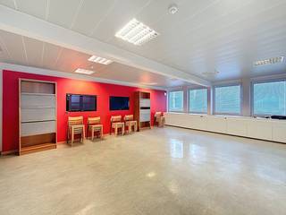 Office for rent – 50 m² in the heart of BrusselsAre you looking for an office space in a prime location in Brussels? This renovated 50 m² office...