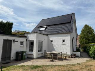 INDELINGGELIJKVLOERSInkomhal ca. 9 m² - grijze keramische tegelvloerLiving ca. 34 m² - planken parket - schouwKeuken ca. 10 m² - grijze keramische...