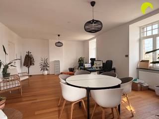 Appartement d'angle moderne et lumineux ! Cet appartement se trouve à l'angle de la Lusthovenlaan et de la Mechelsesteenweg, à proximité des...