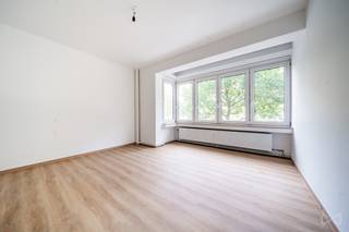 We Invest Liège et Léa ont le plaisir de vous présenter à la location cet appartement 2 chambres idéalement situé à Liège.Vous bénéficierez d’un...