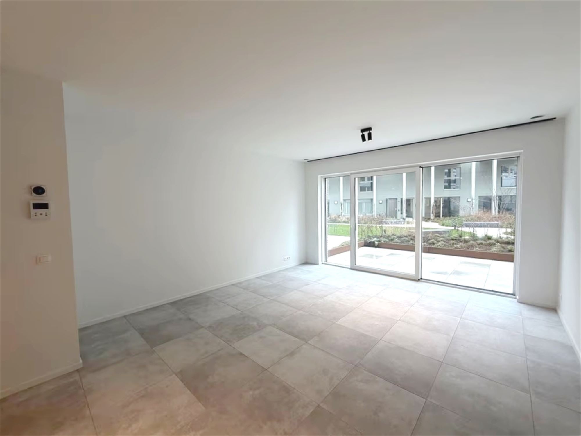 LAATSTE GELIJKVLOERS NIEUWBOUWAPP. MET KNAP TERRAS TE HUUR - foto 4