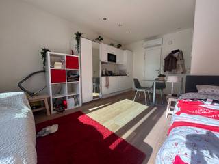 In de Blijde Inkomststraat, op wandelafstand van het station en nabij het stadscentrum, vind je deze unieke studio. De unit is gelegen op...