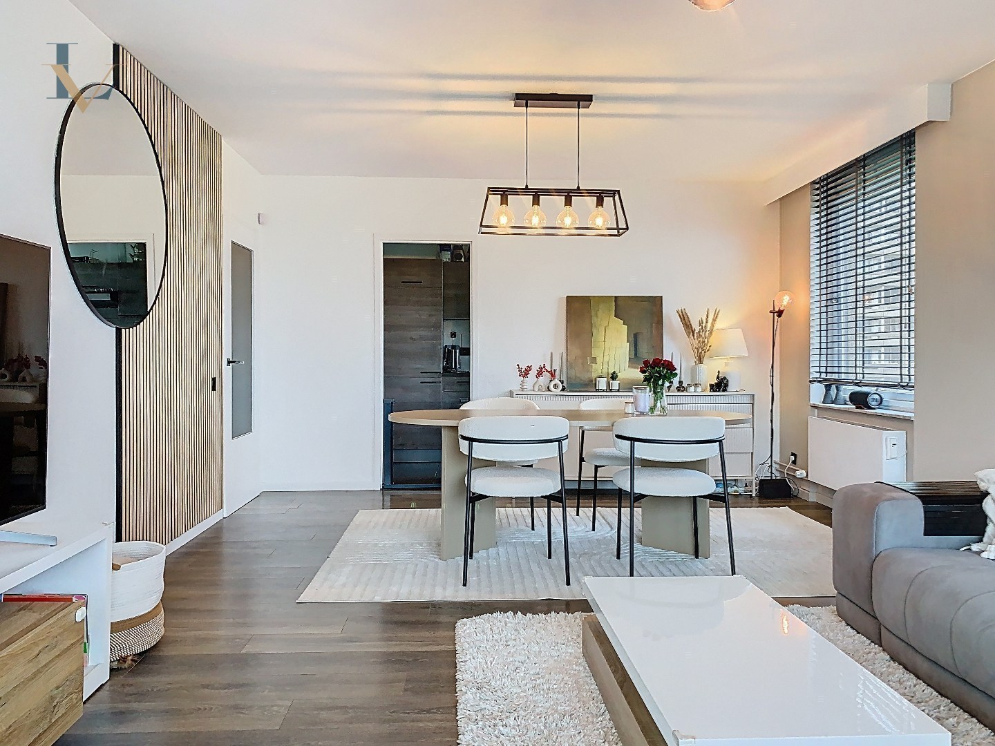 Recent gerenoveerd drie slaapkamer appartement met vrij zicht op Bosuilplein en ruim terras - foto 2