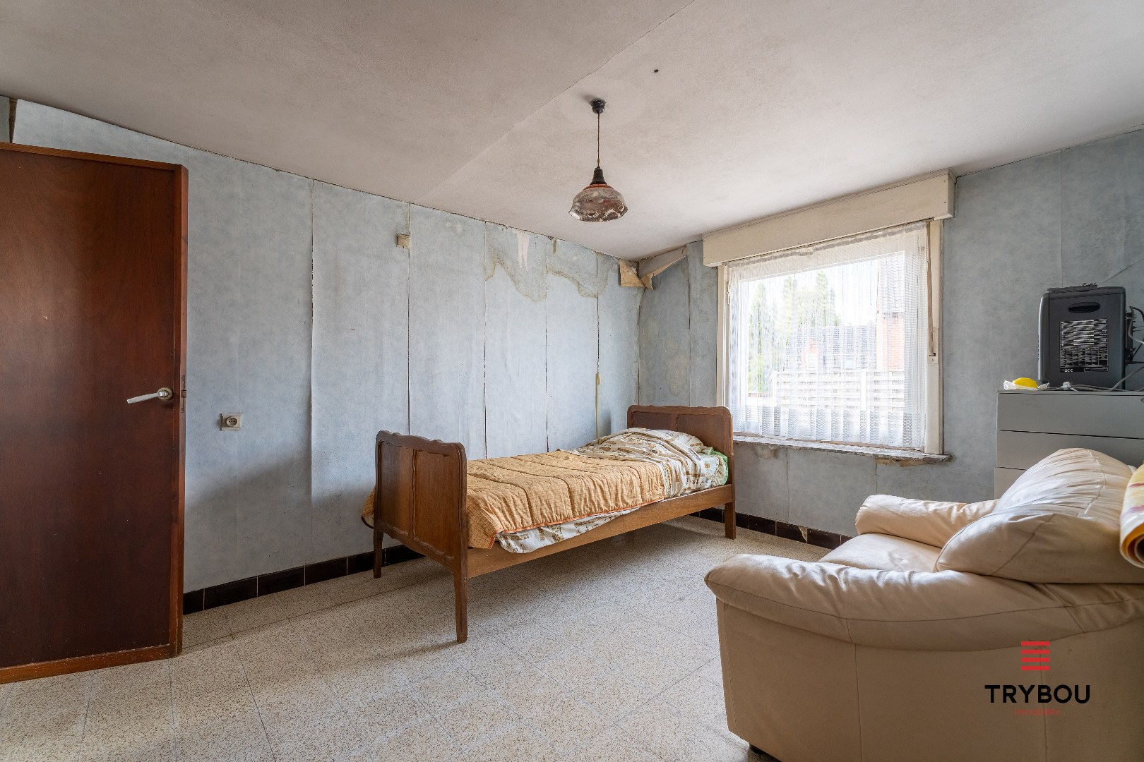 Te renoveren alleenstaande woning op een ruim perceel met tal van mogelijkheden! - foto 5